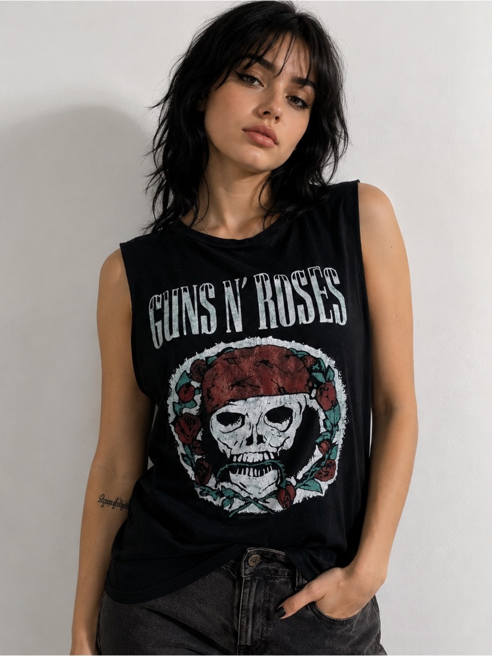 Black Sleeveless Guns N Roses Graphic Tank Top